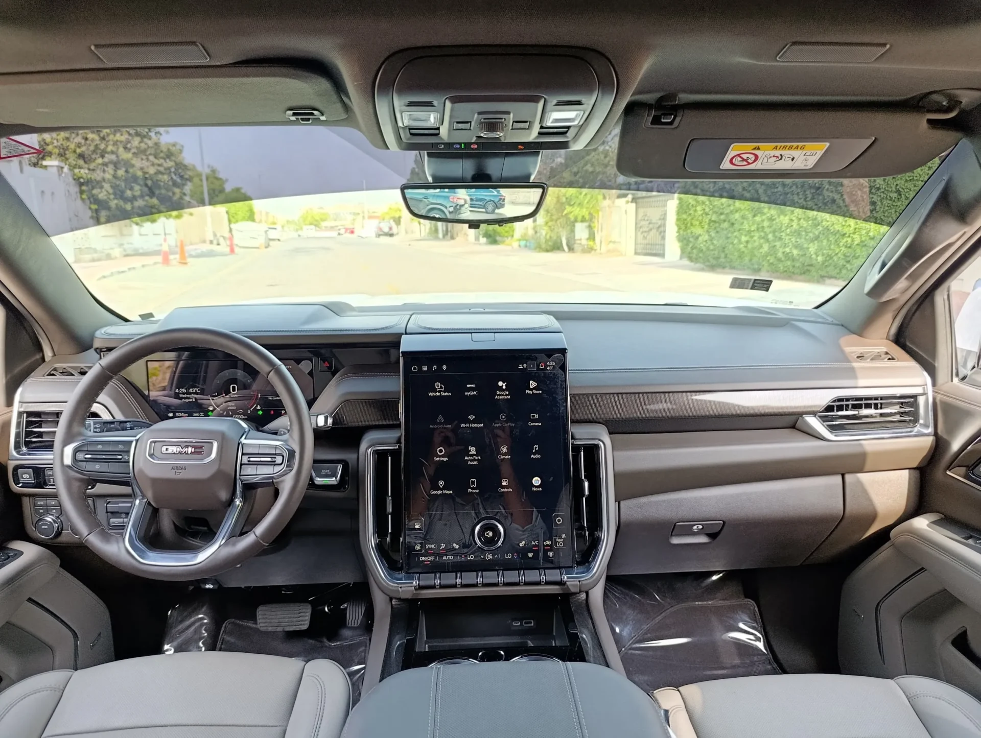 2025 GMC Yukon Elevation - Image 10