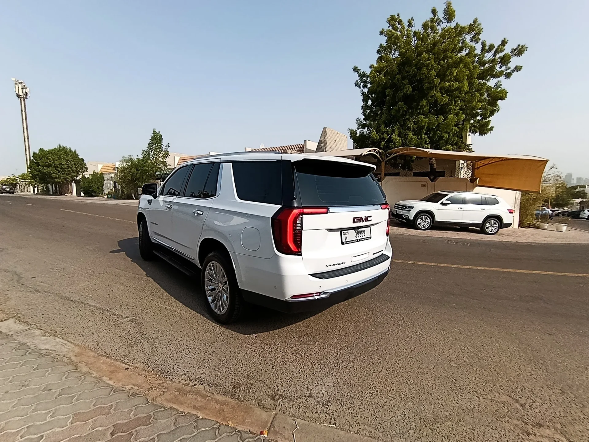 2025 GMC Yukon Elevation - Image 4