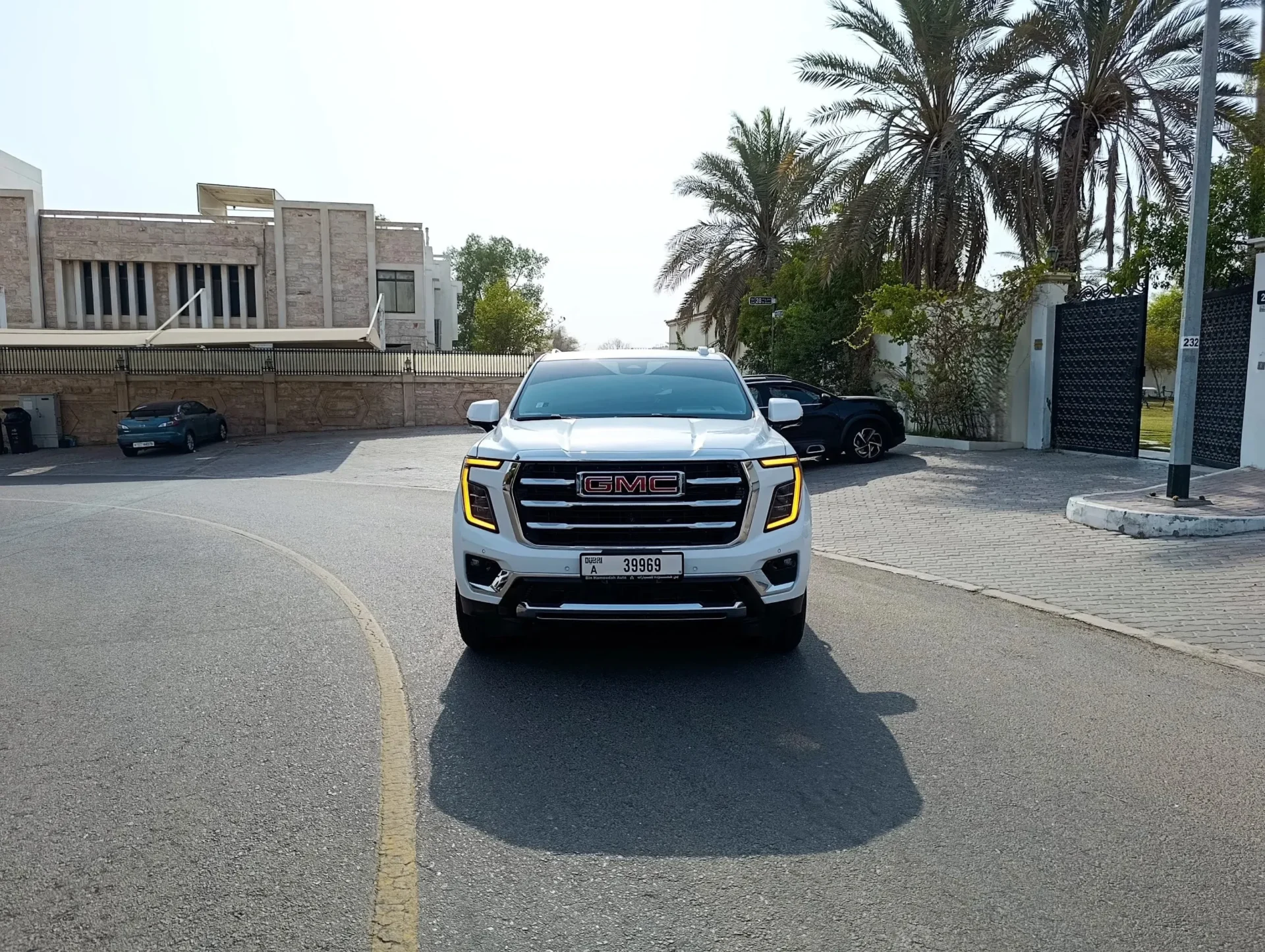 2025 GMC Yukon Elevation - Image 2