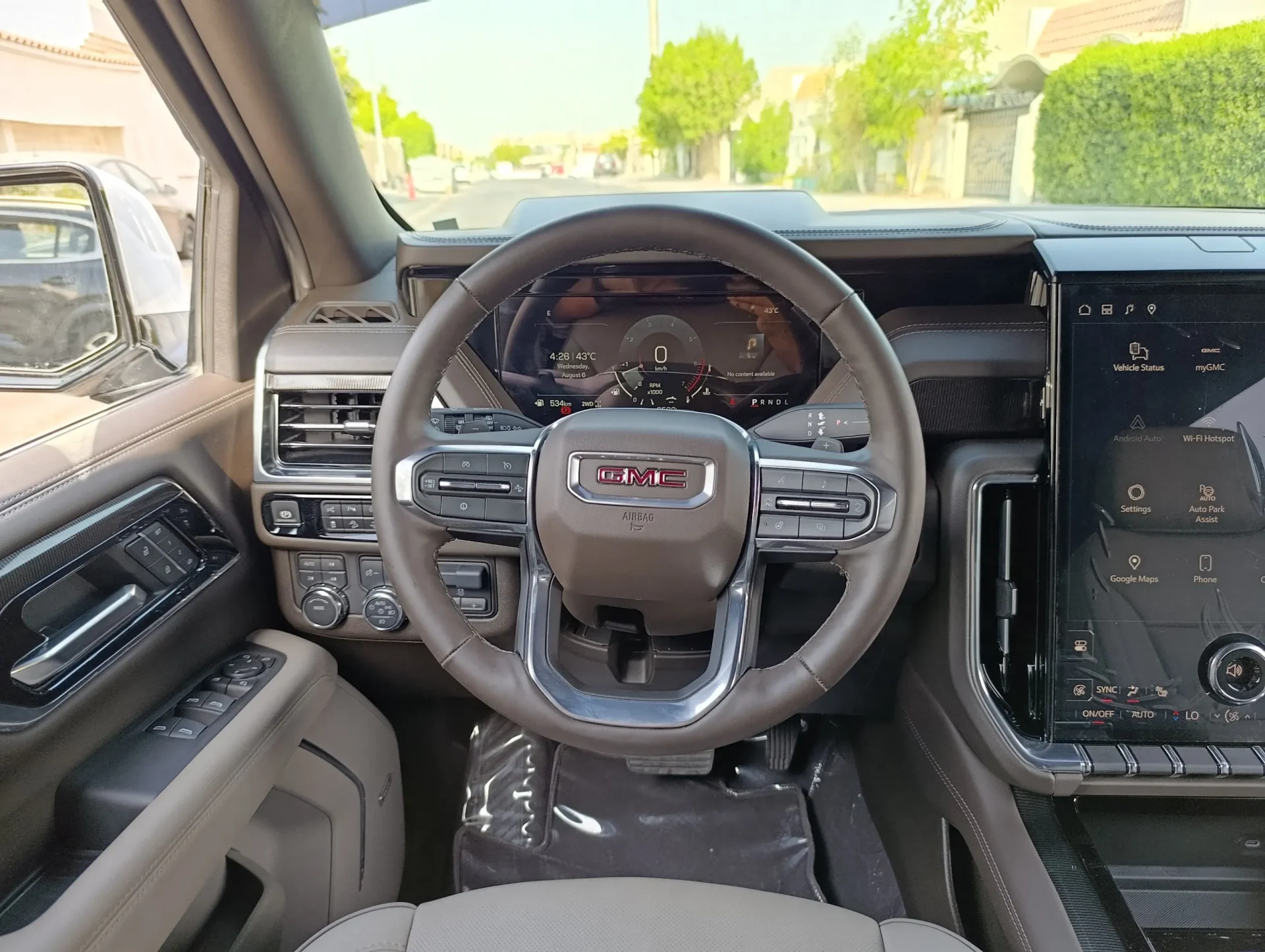 2025 GMC Yukon Elevation - Image 9